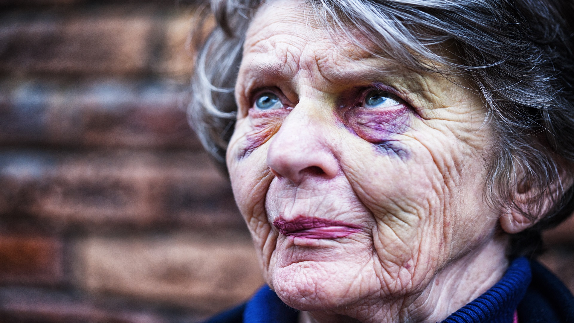 المعاملة السيئة لكبار السن وتاثيرها علي الحالة النفسية للمسنين
