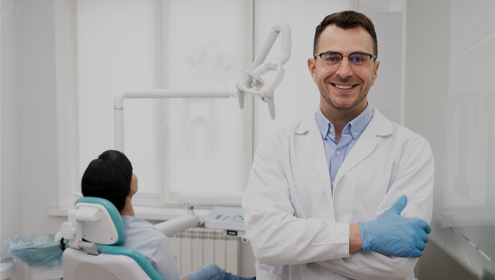 خدمات الأسنان التجميلية - مركز السنابل للأسنان